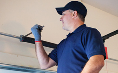 Warning Signs That the Garage Door Is Not Installed Properly