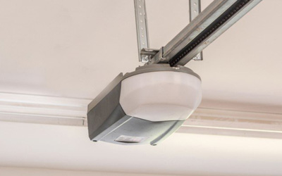 5 Reasons To Replace Your Old Electric Garage Door Opener